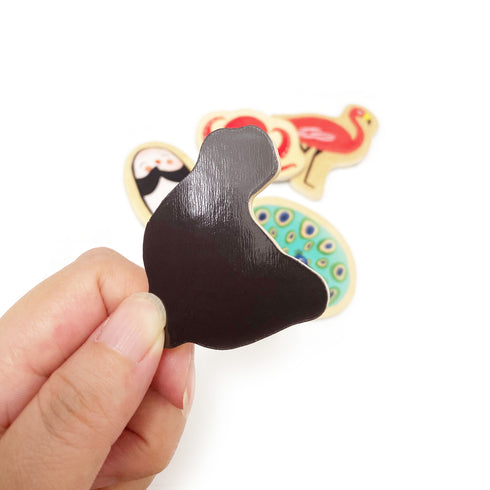 裏面のマグネット部分です。裏一面がマグネットになっています。